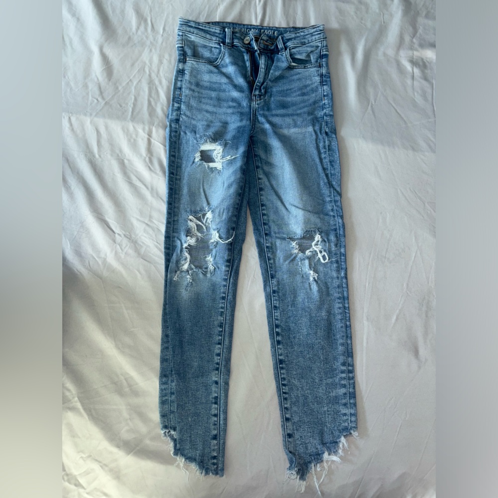 American Eagle Distressed Blue Jeans